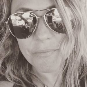 Meet your Posher, Elana